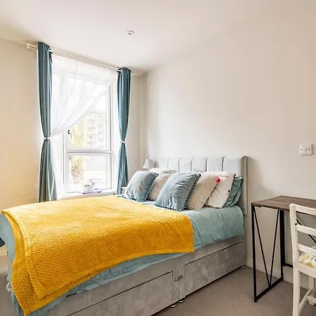 Cozy-glam City 2bed Weekly Mthly Offers!